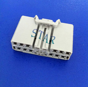 Honda CRV 17 pin Male Radio Gps Connector